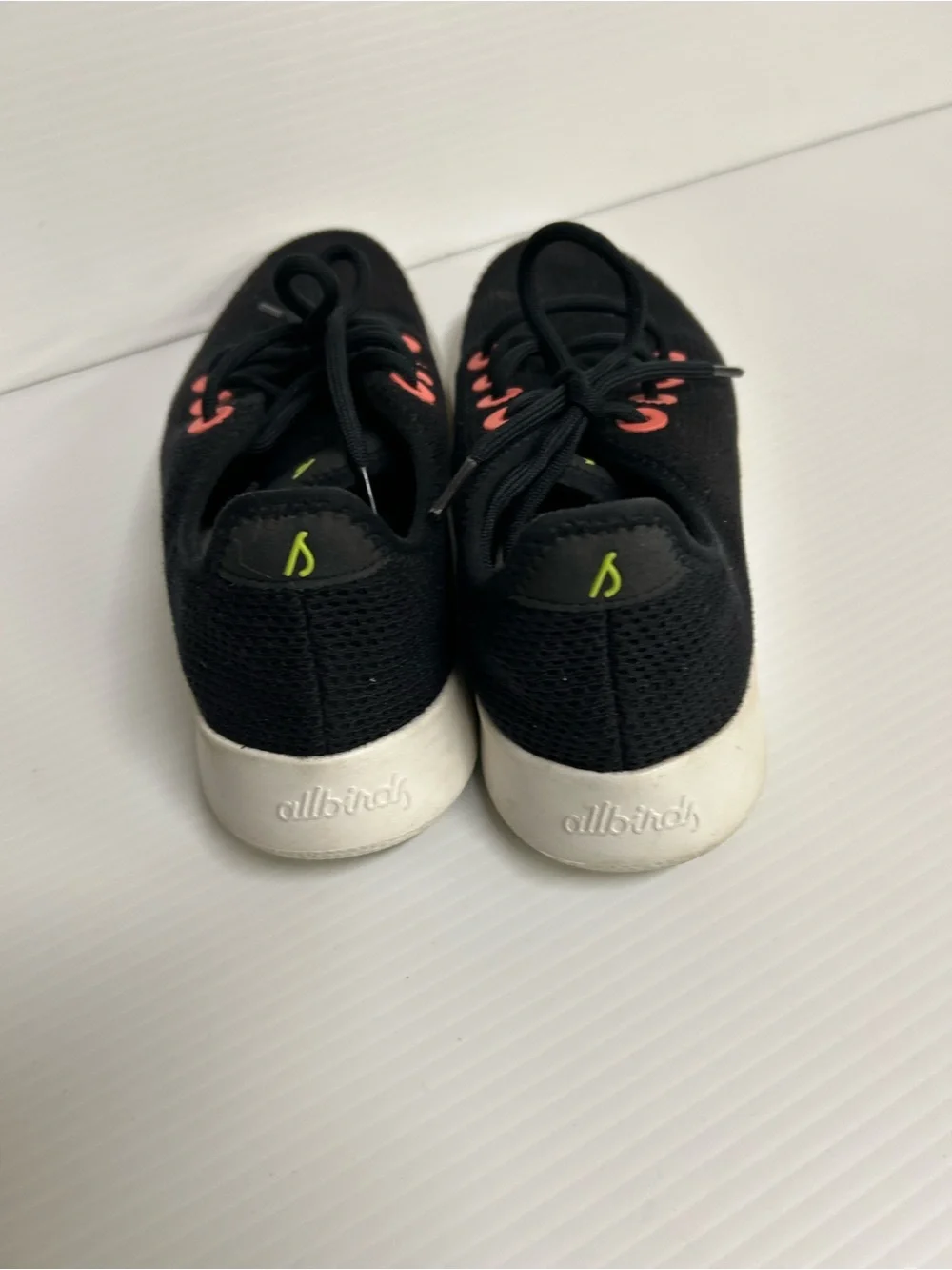 Allbirds Tree Runners Womens Size 9 Black Coral Athletic Running Shoes Sneakers